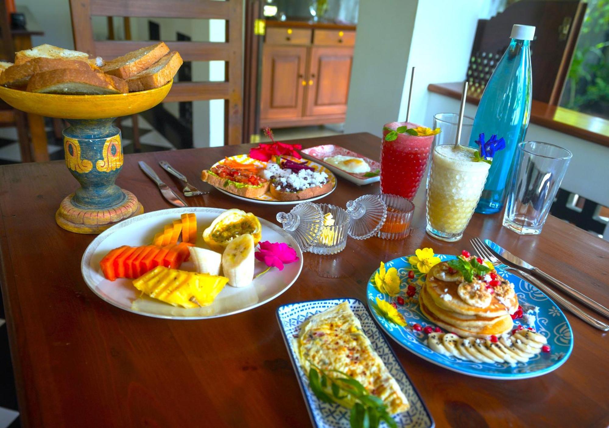 Casa Tharin Madiha Bed and Breakfast Matara Buitenkant foto
