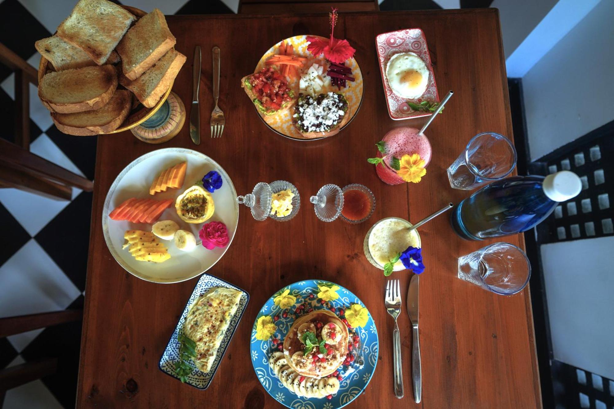 Casa Tharin Madiha Bed and Breakfast Matara Buitenkant foto