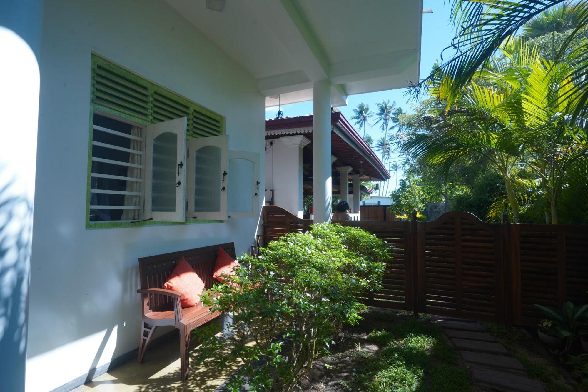 Casa Tharin Madiha Bed and Breakfast Matara Buitenkant foto